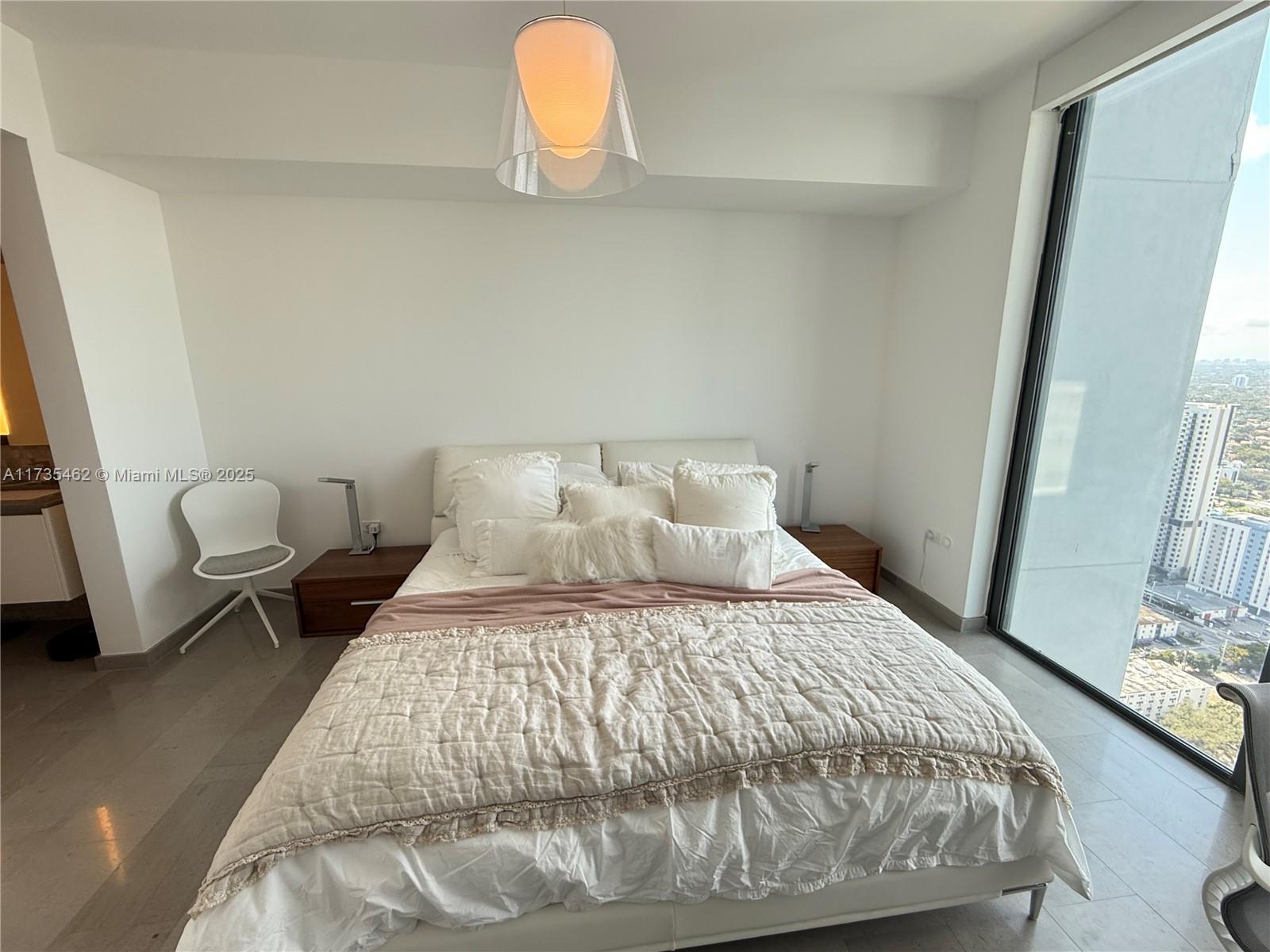 88 SW 7th St #3406, Miami FL 33130