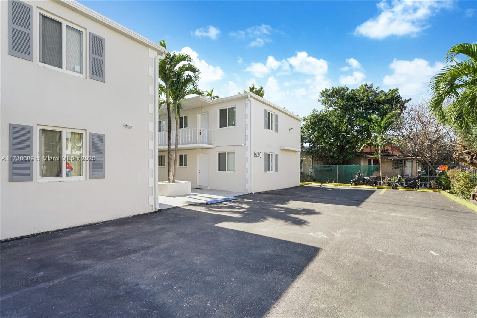 1630 NW 18th St, Miami, Florida image 2
