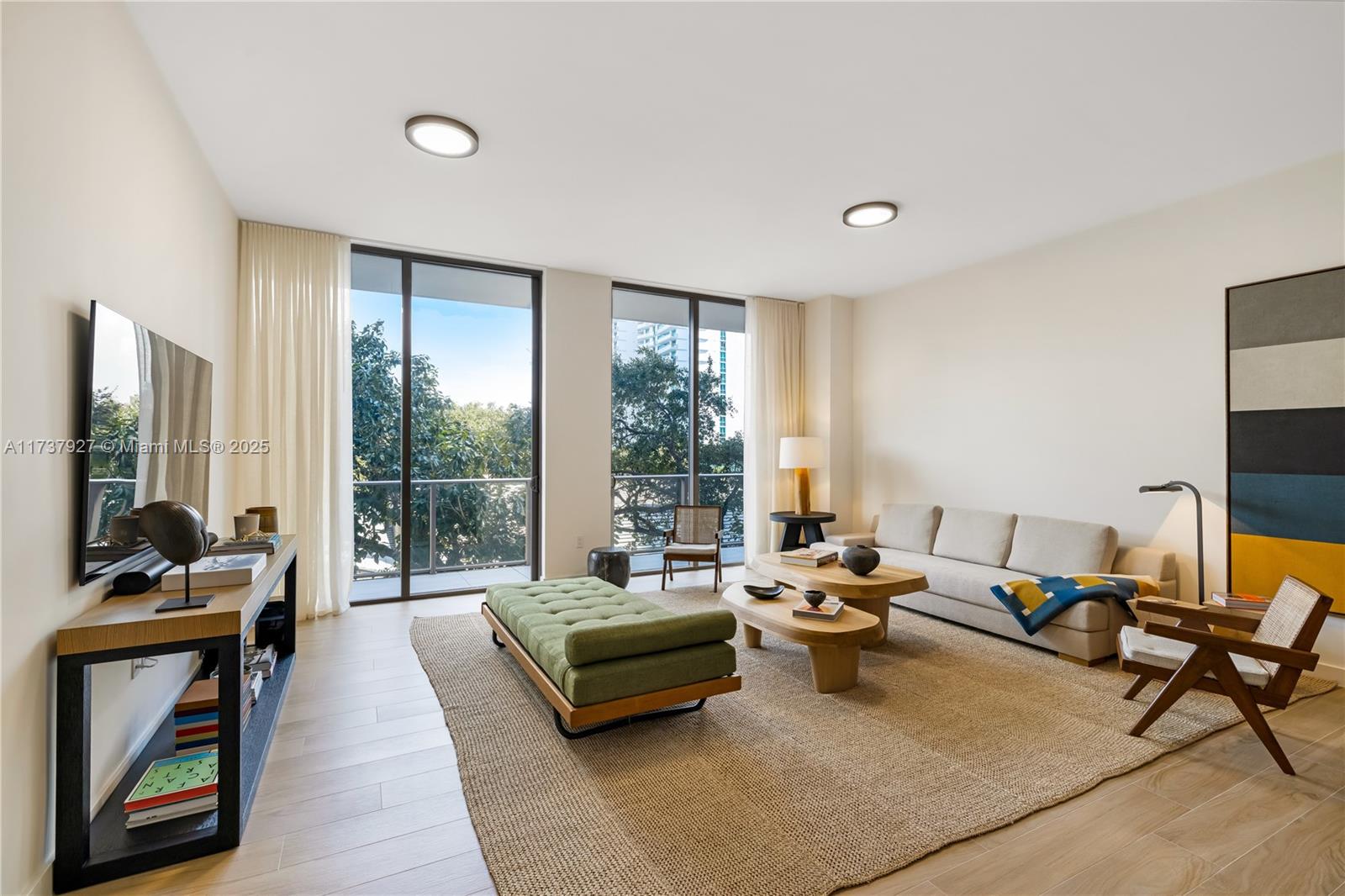 2678 Tigertail Ave #302, Coconut Grove, Florida image 2