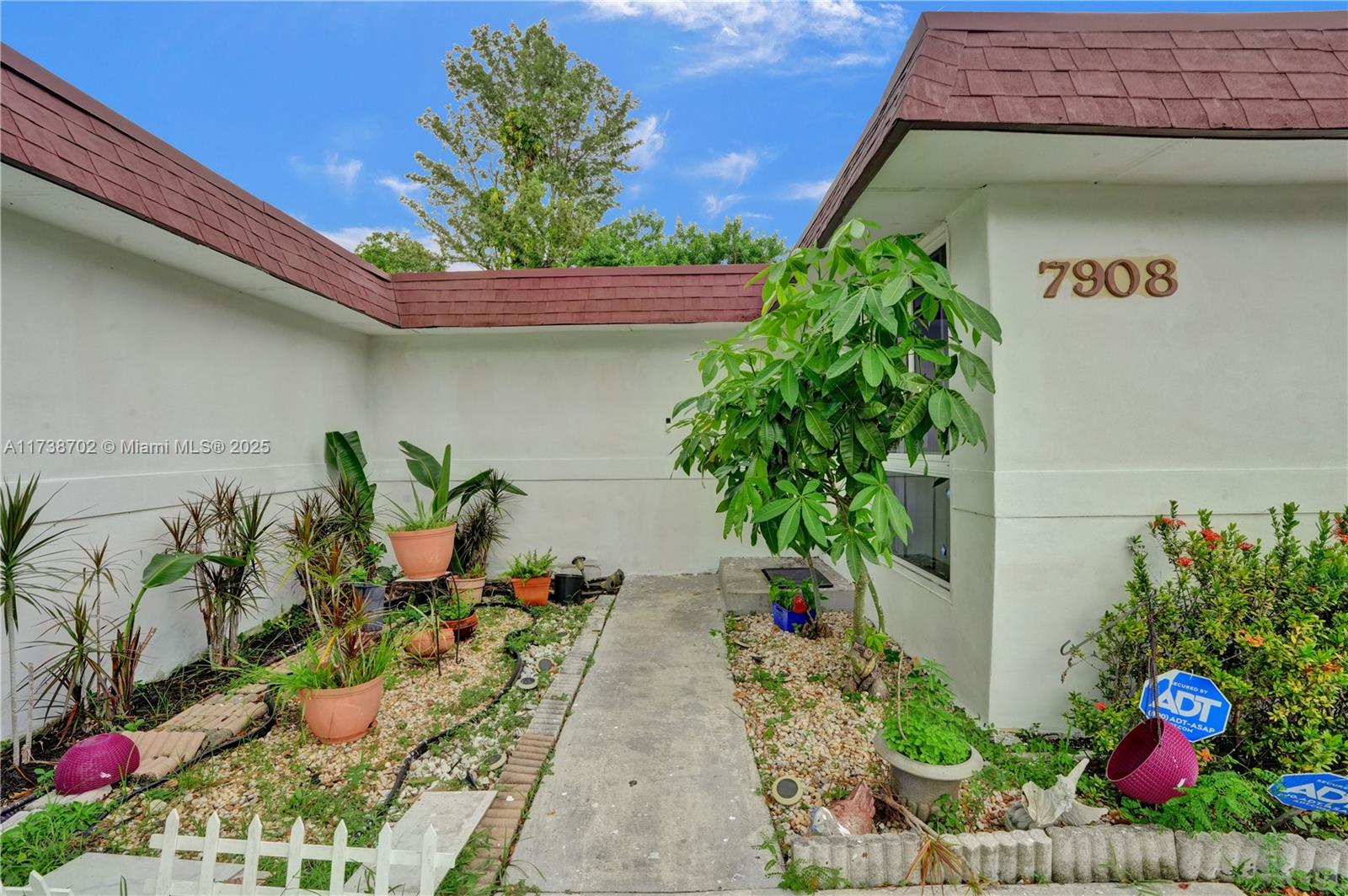 7908 NW 70th Ave, Tamarac, Florida image 3