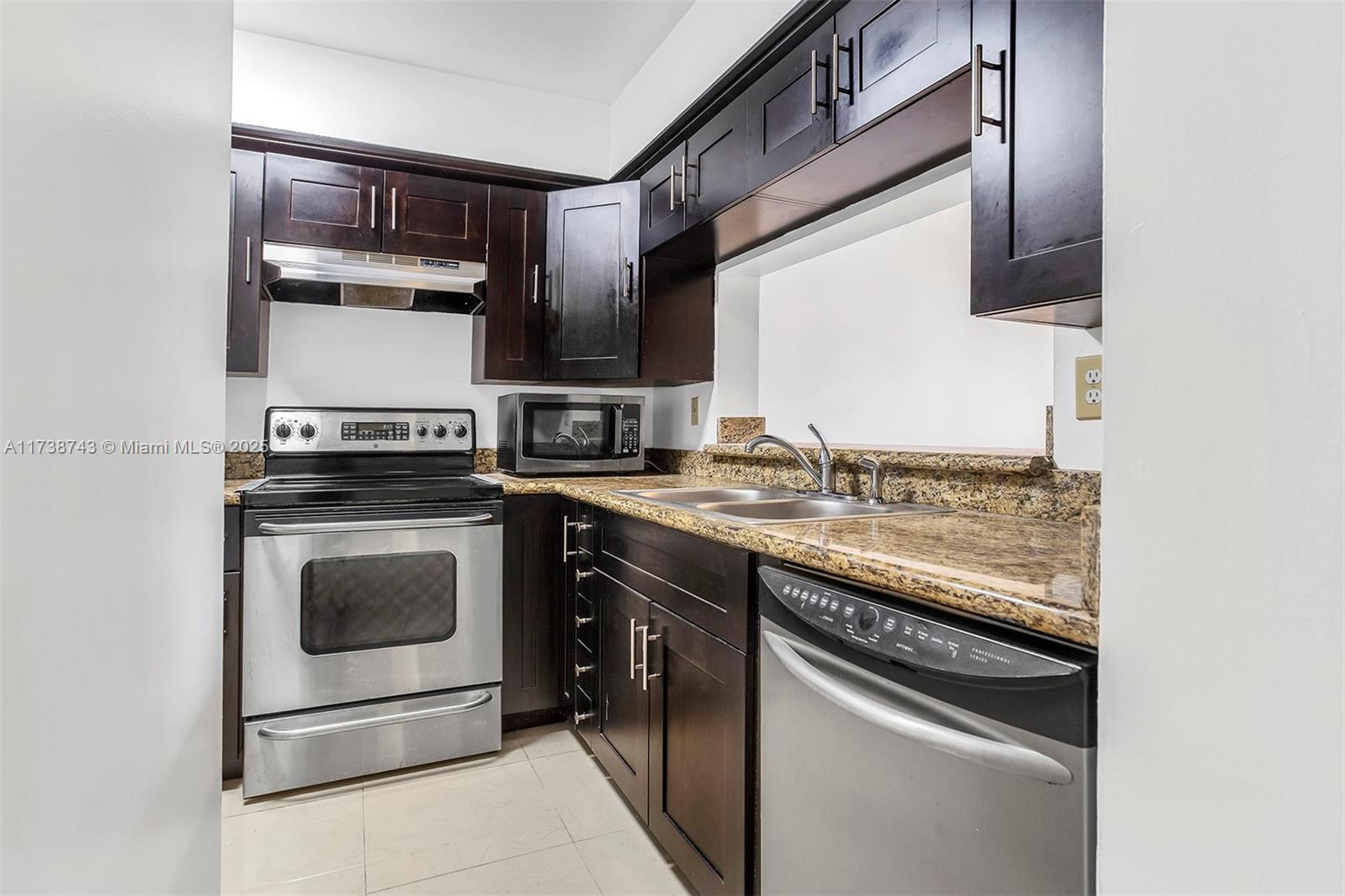 735 NW 92nd Ave #735, Plantation, Florida image 4