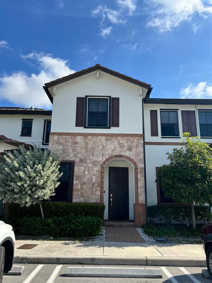 10519 W 33rd Ct #10519 For Sale A11737754, FL