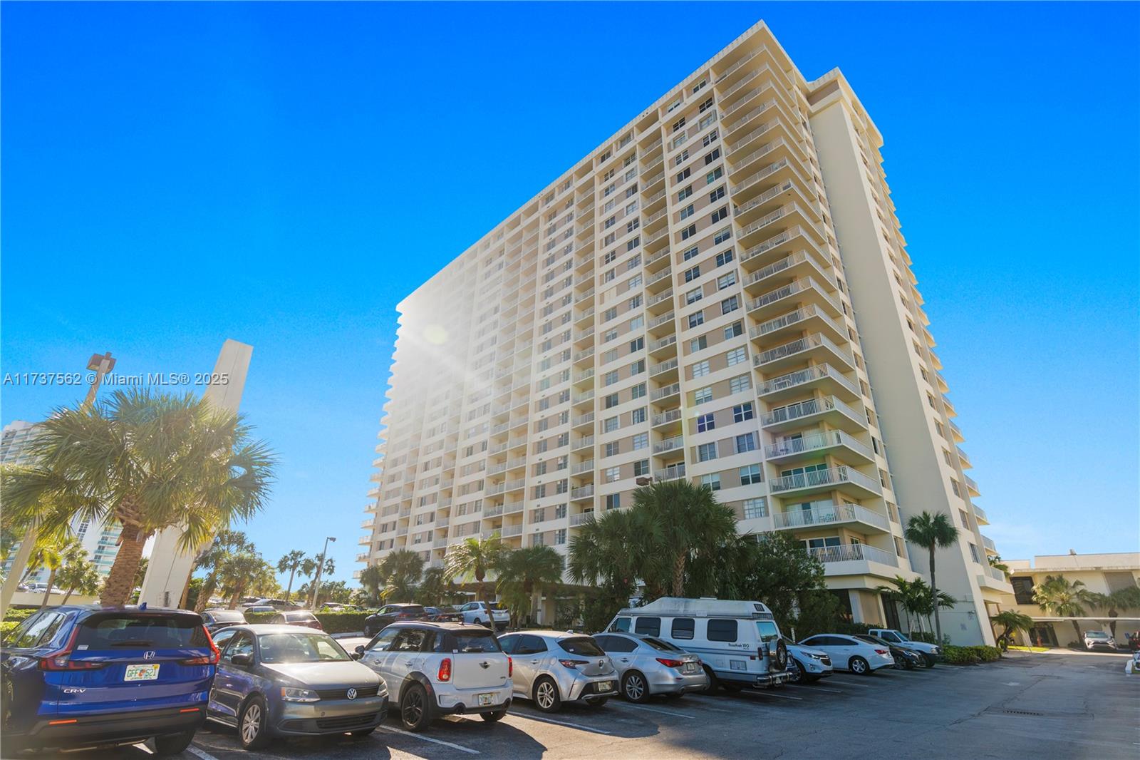 300 Bayview Dr #1112, Sunny Isles Beach, Florida image 6
