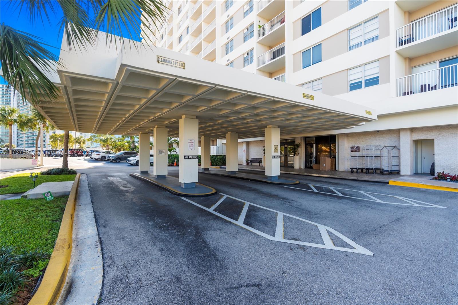300 Bayview Dr #1112, Sunny Isles Beach, Florida image 7