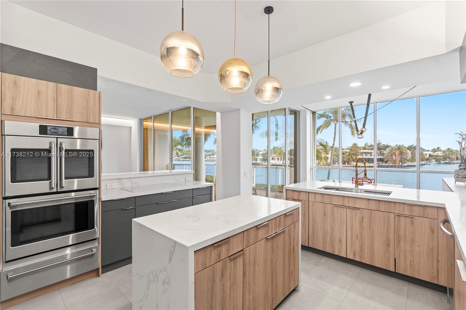 3801 NE 207th St #TH6, Aventura FL 33180