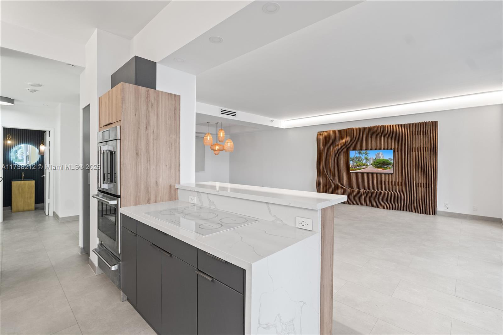 3801 NE 207th St #TH6, Aventura FL 33180