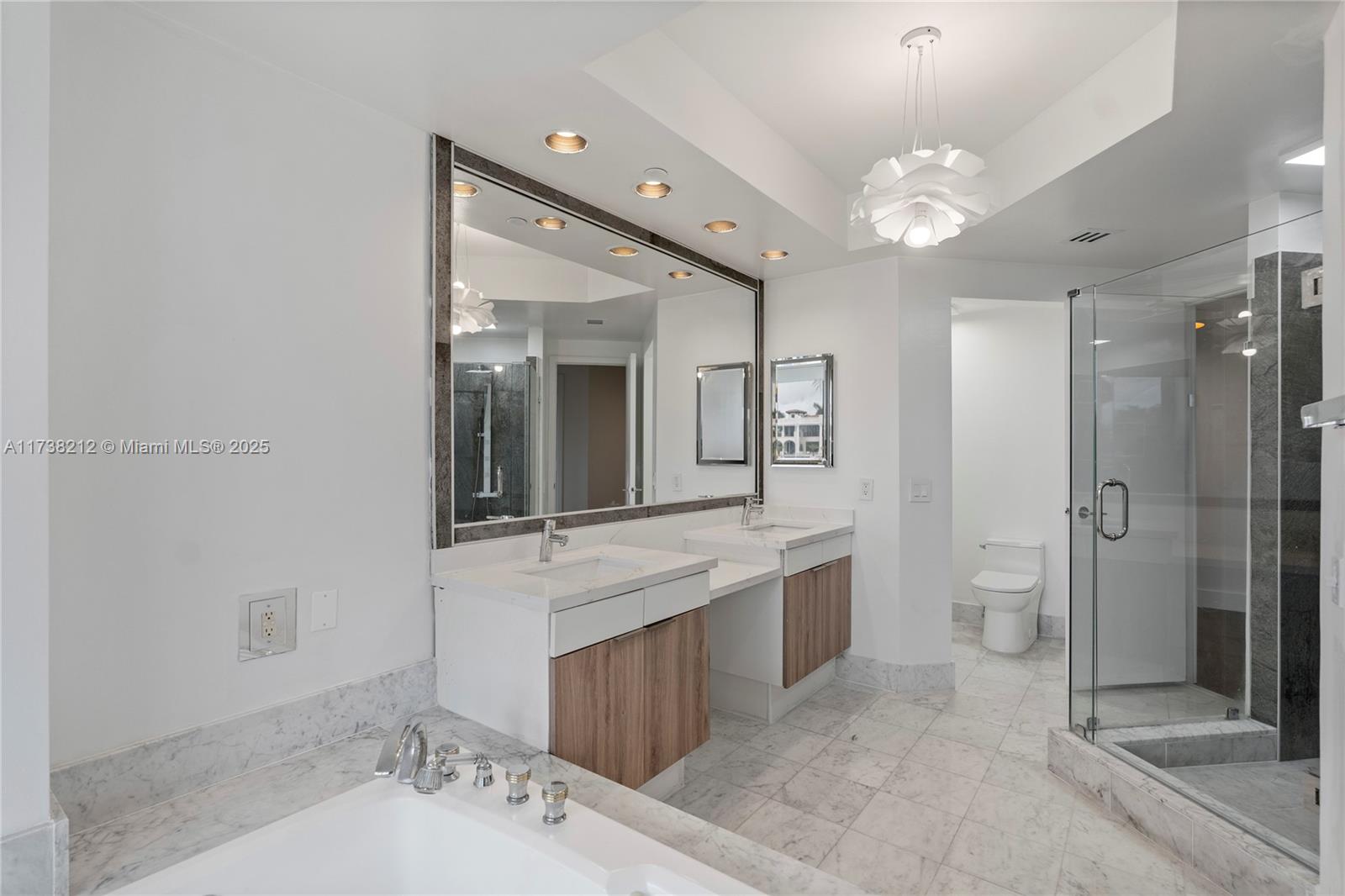 3801 NE 207th St #TH6, Aventura FL 33180