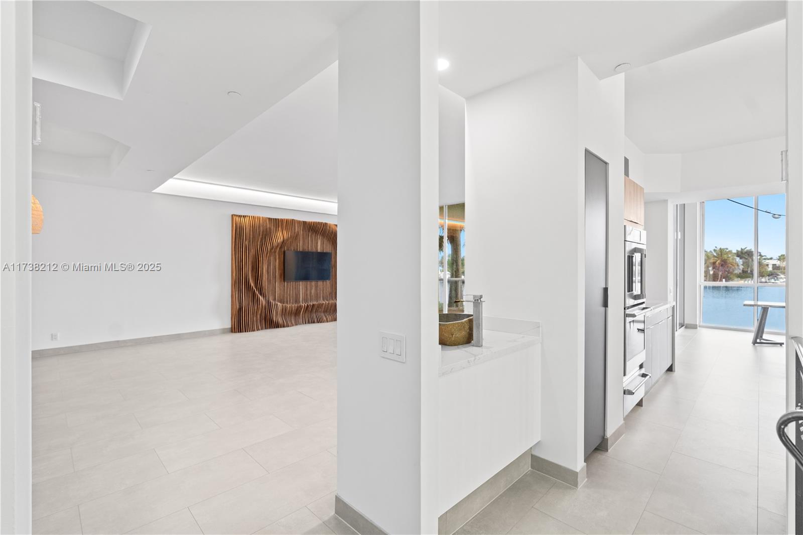 3801 NE 207th St #TH6, Aventura FL 33180