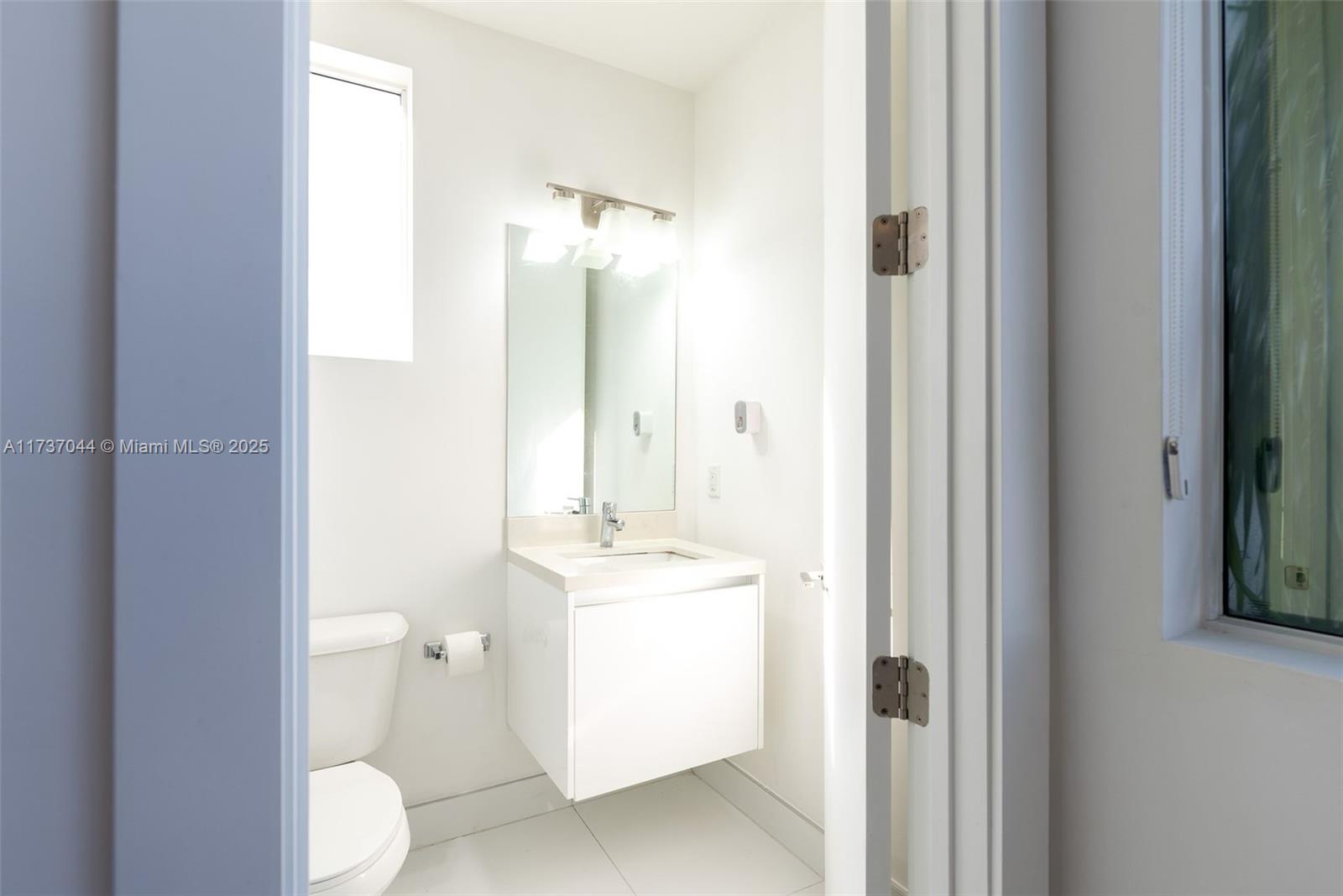 10220 NW 74th Ter, Doral, Florida image 21