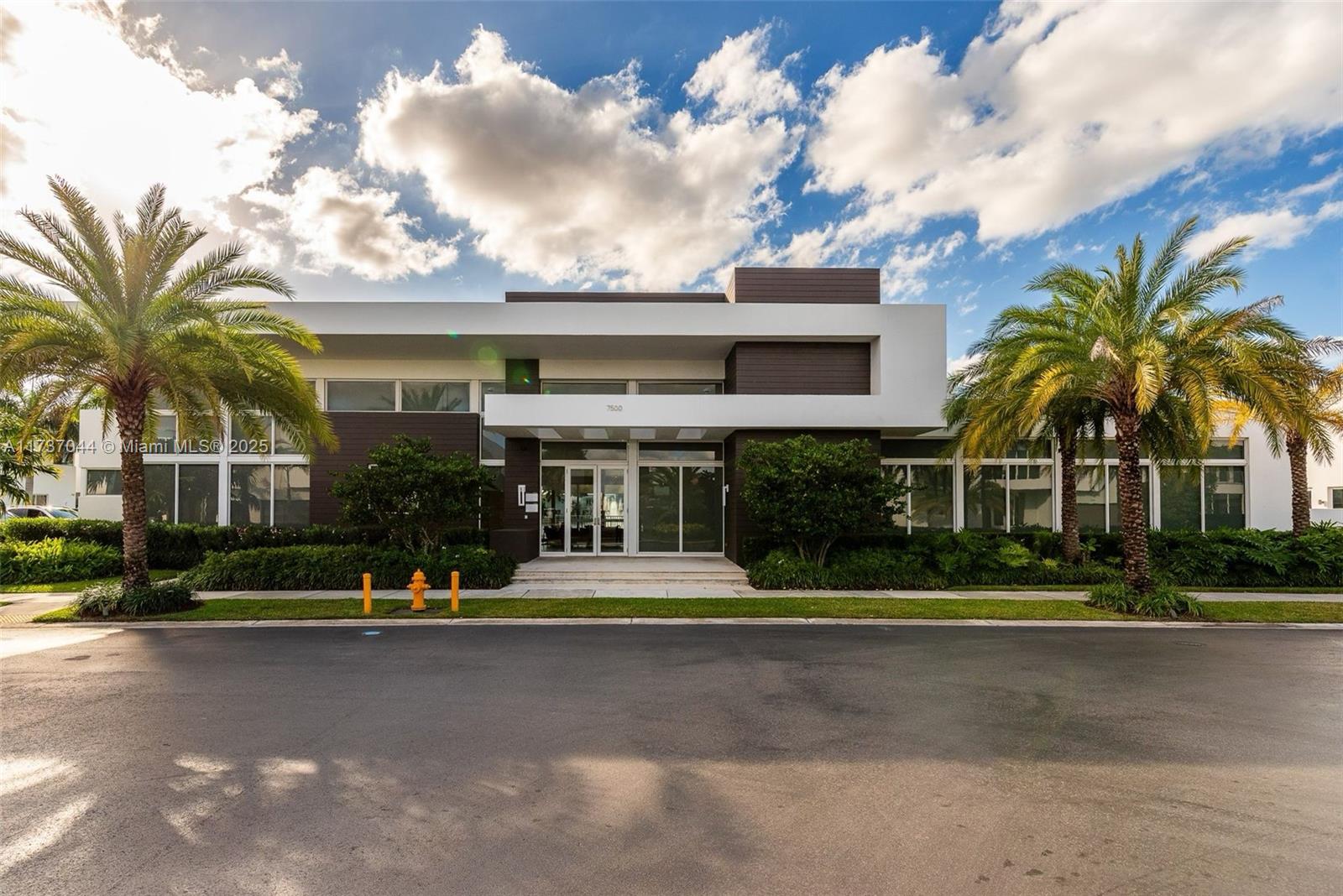 10220 NW 74th Ter, Doral, Florida image 24