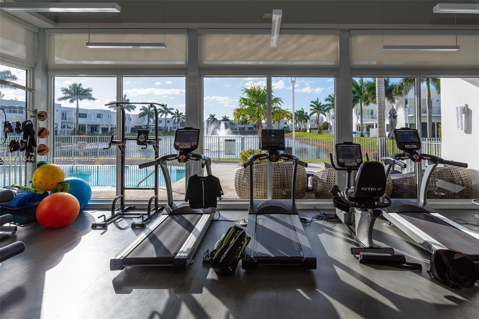 10220 NW 74th Ter, Doral, Florida image 33