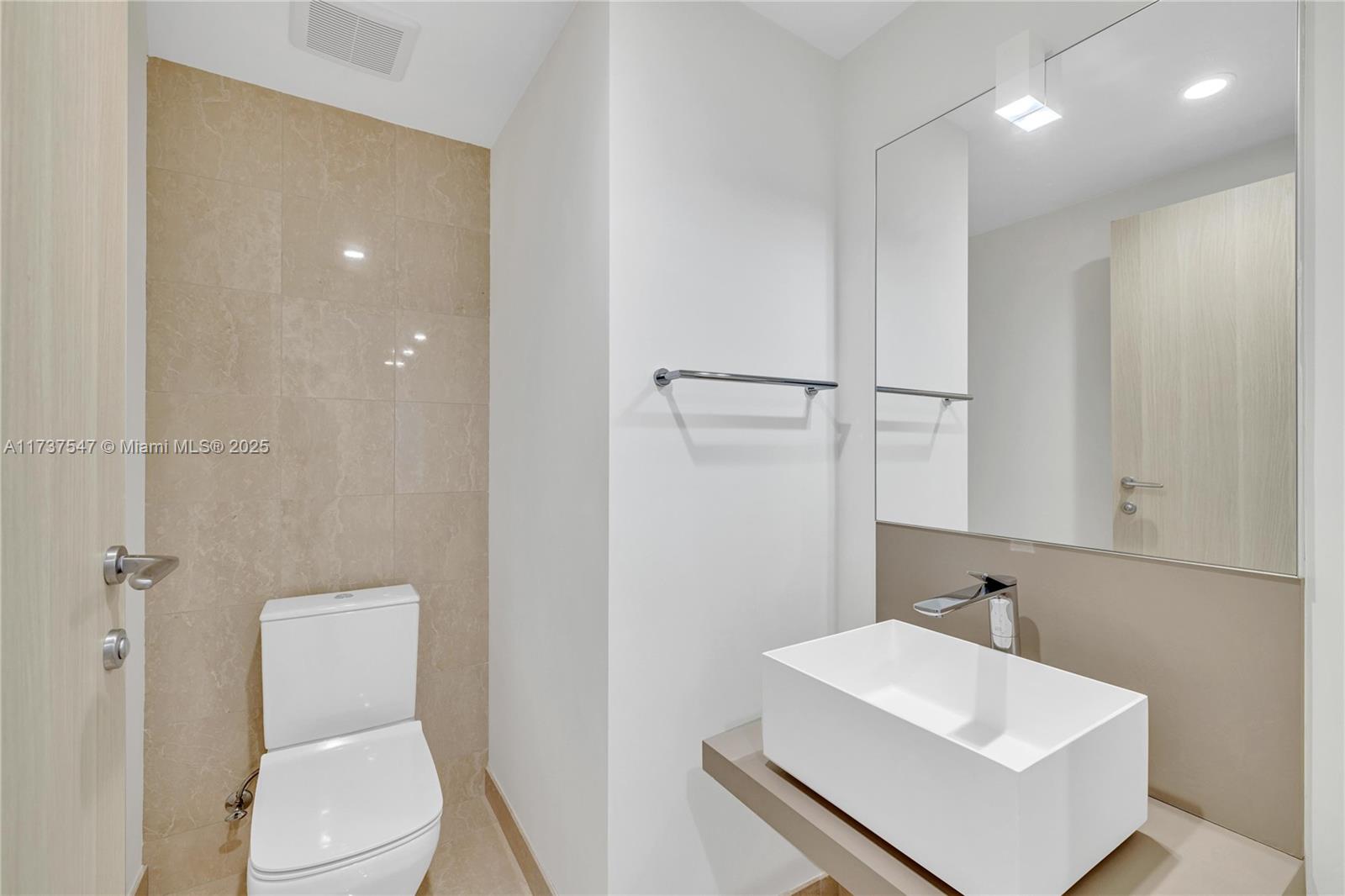 1000 Brickell Plz #3108, Miami FL 33131