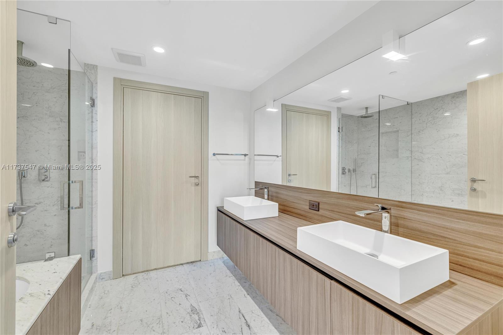 1000 Brickell Plz #3108, Miami FL 33131