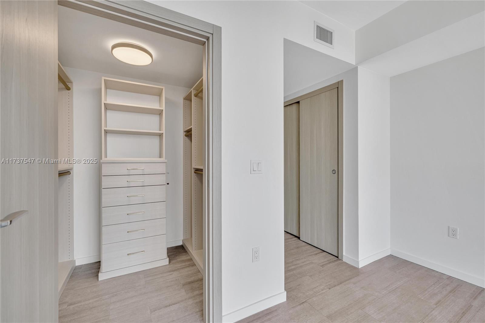 1000 Brickell Plz #3108, Miami FL 33131