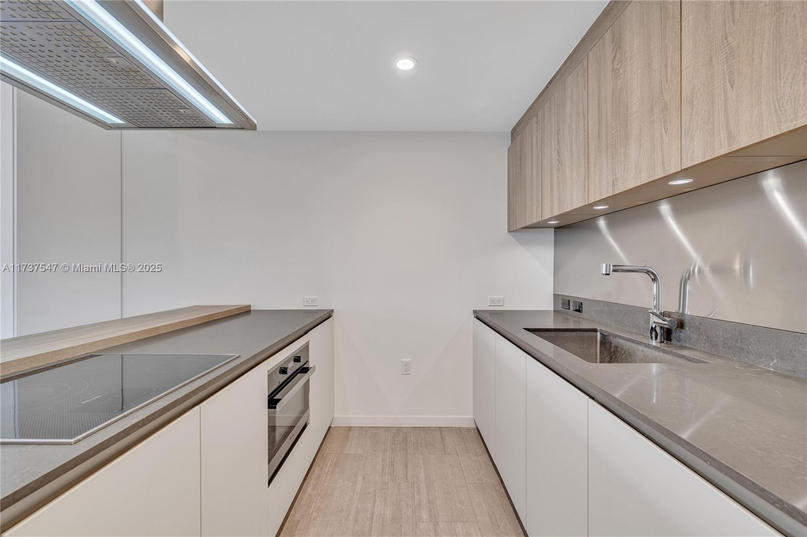 1000 Brickell Plz #3108, Miami FL 33131