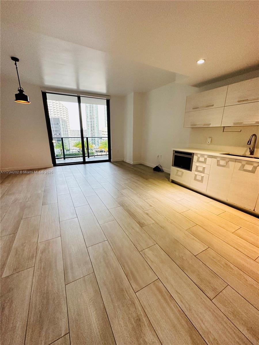 45 SW 9th St #1202, Miami FL 33130