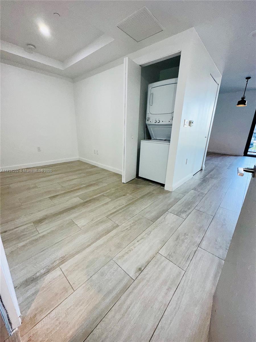 45 SW 9th St #1202, Miami FL 33130
