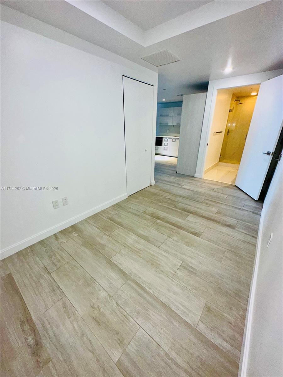 45 SW 9th St #1202, Miami FL 33130