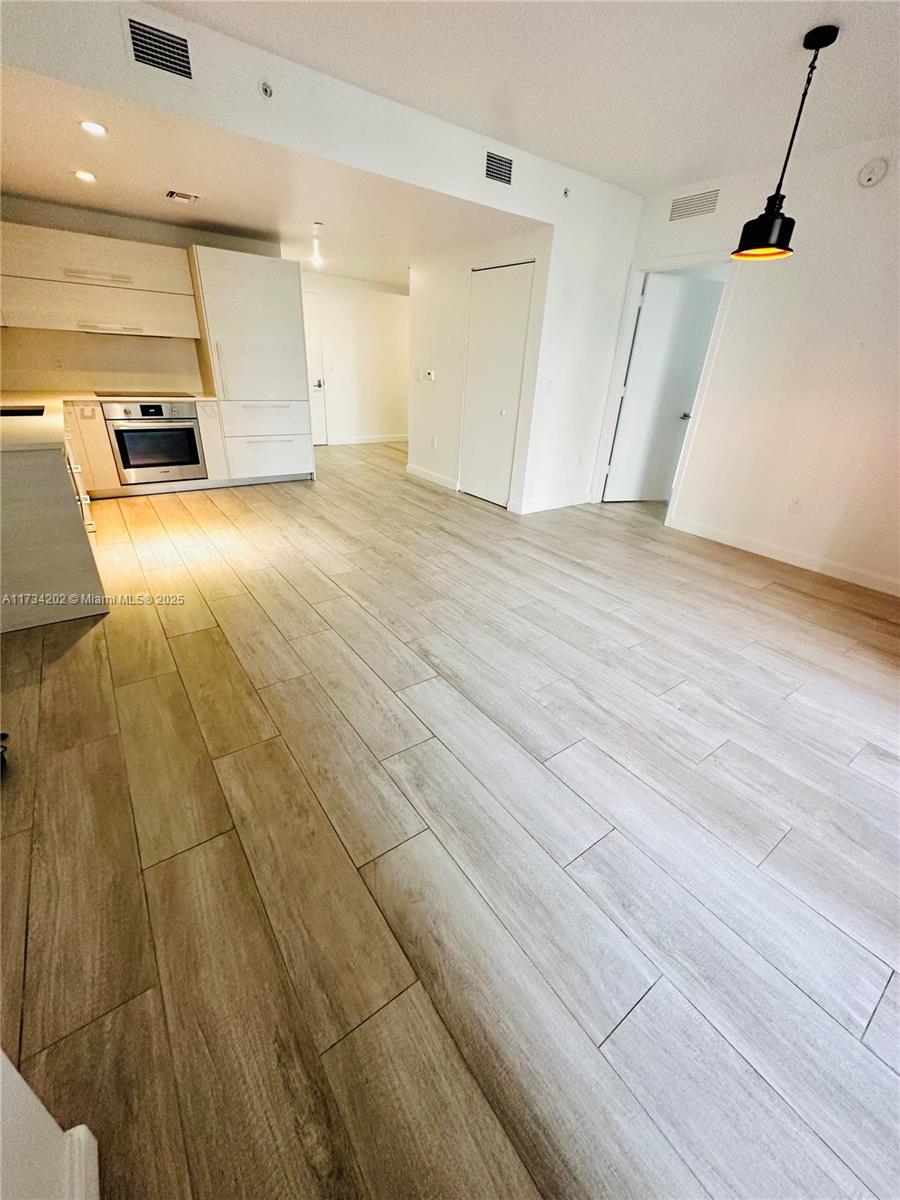 45 SW 9th St #1202, Miami FL 33130