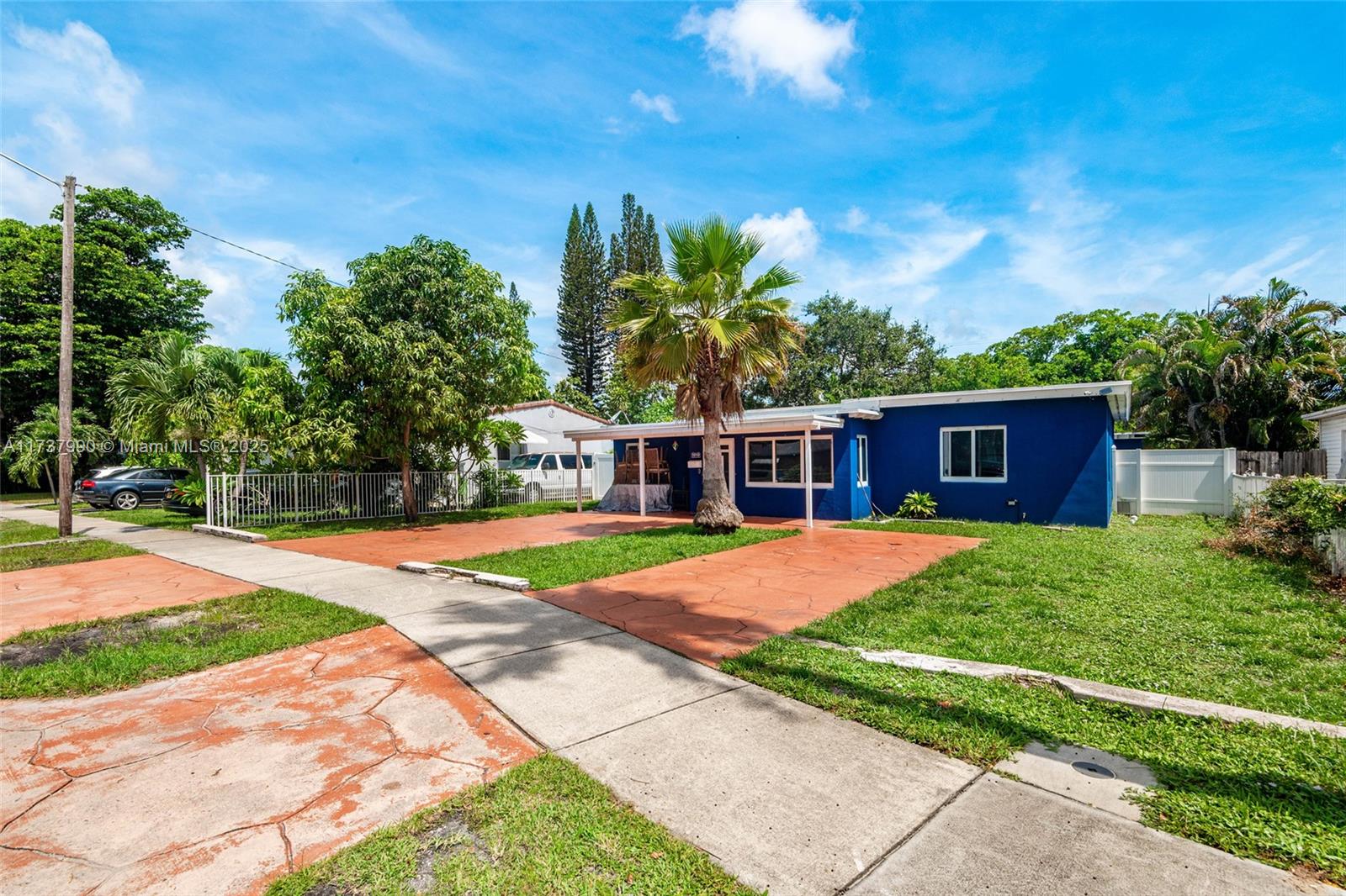 1919 Sherman St, Hollywood, Florida image 2