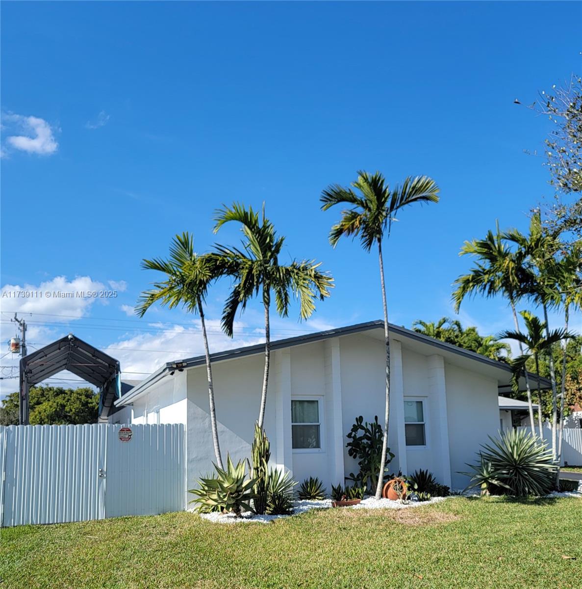 19610 Lenaire Dr, Cutler Bay, Florida image 3