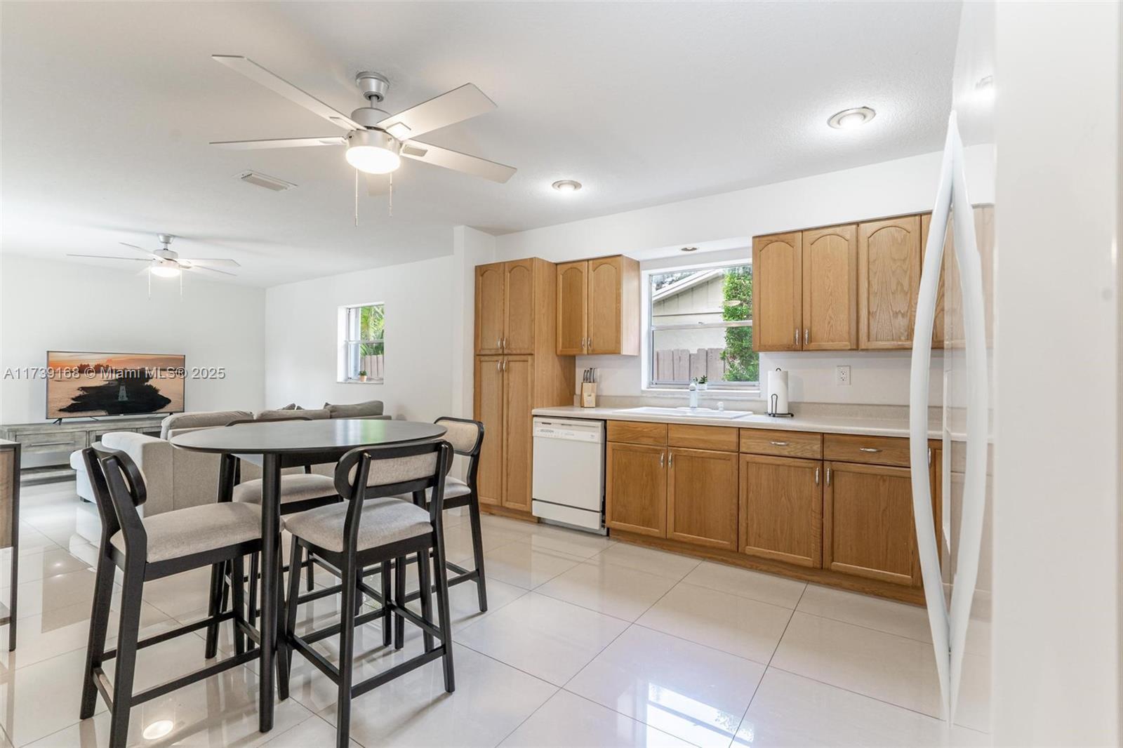 2452 NW 98th Ln, Coral Springs, Florida image 9