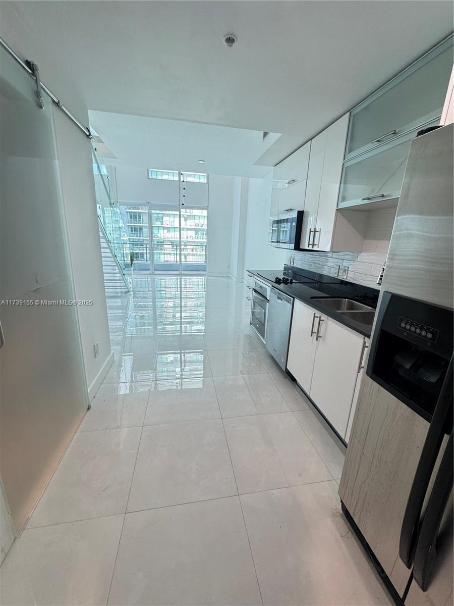 60 SW 13th St #2006, Miami FL 33130