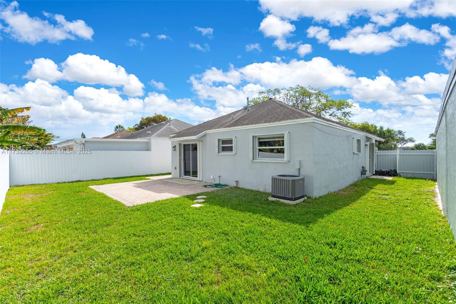 10551 SW 207th St, Cutler Bay, Florida image 5