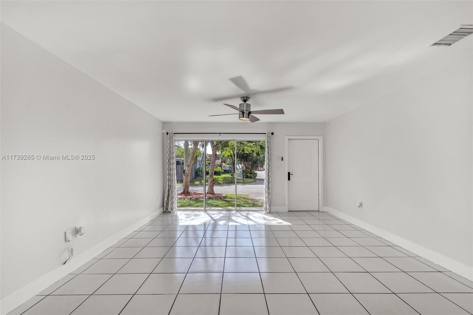 10551 SW 207th St, Cutler Bay, Florida image 6