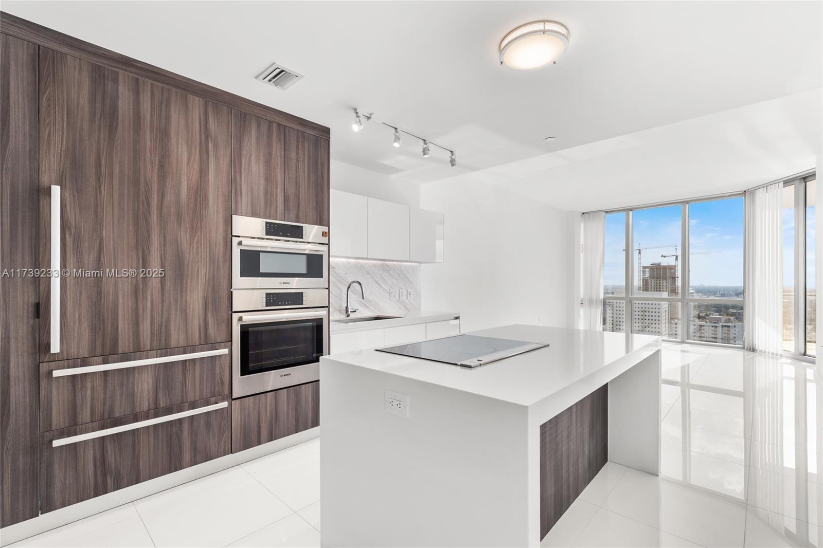 Apartamento à Venda em Miami, FL