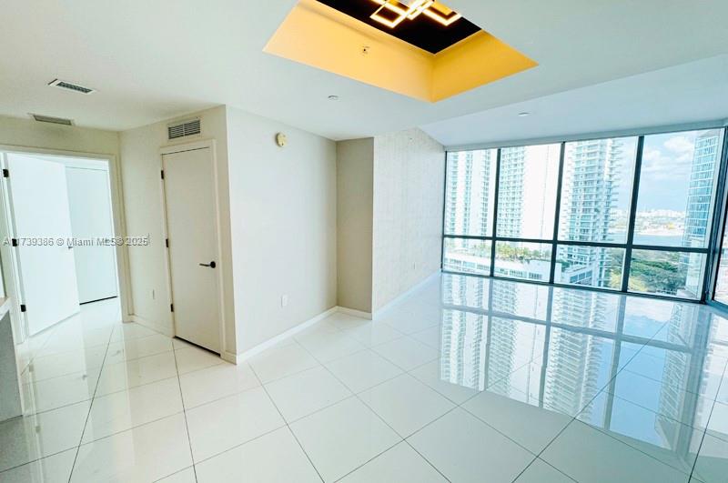 Condo for Sale in Miami, FL