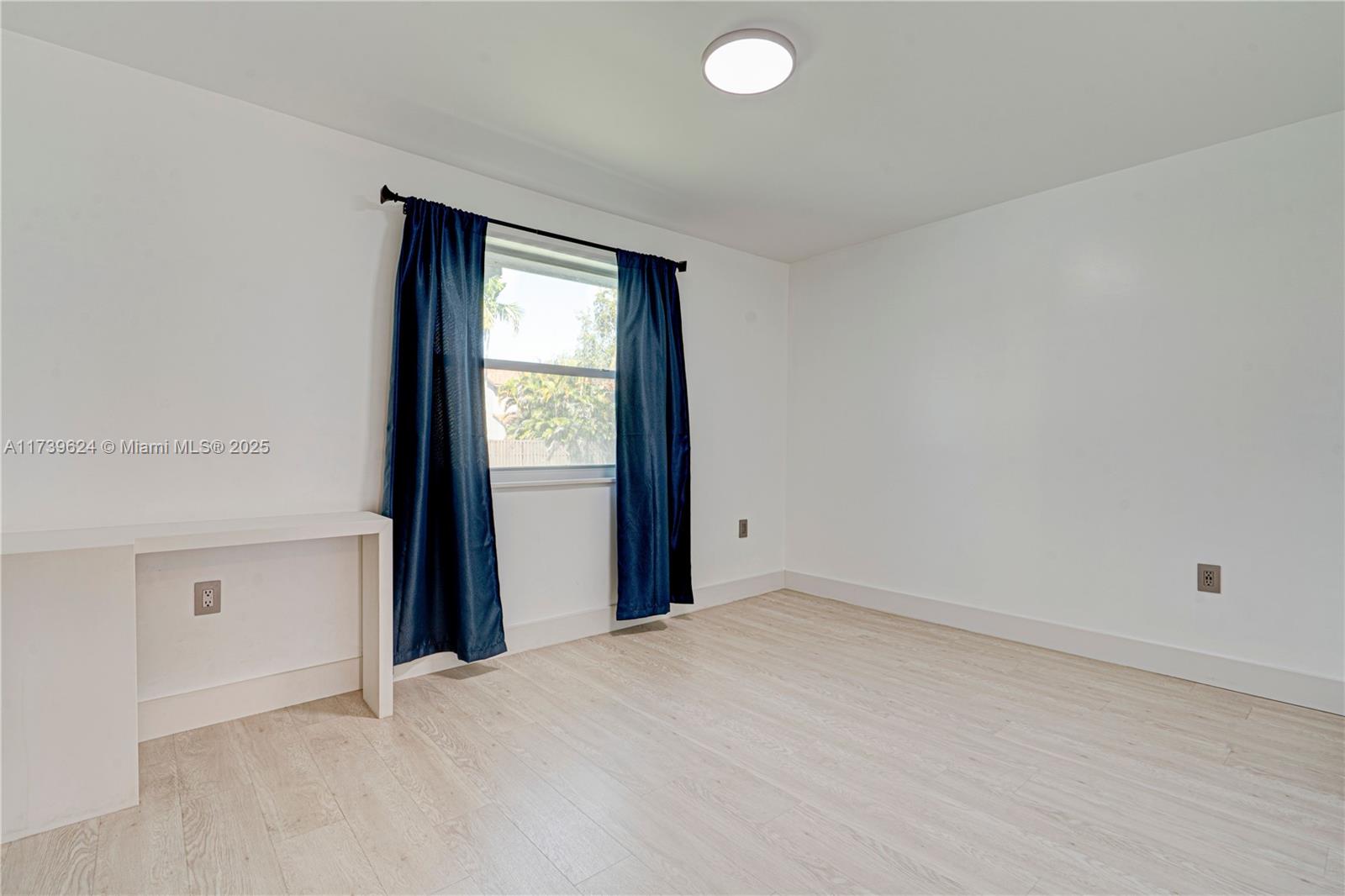 Listing Photo 25