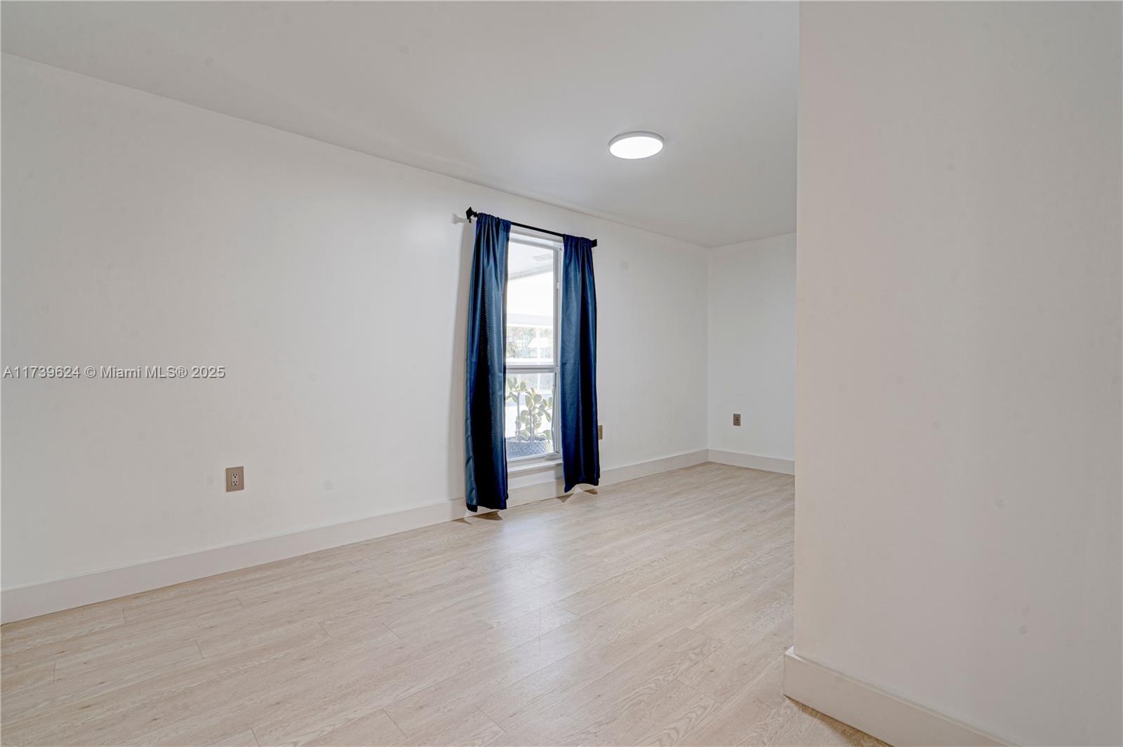 Listing Photo 29