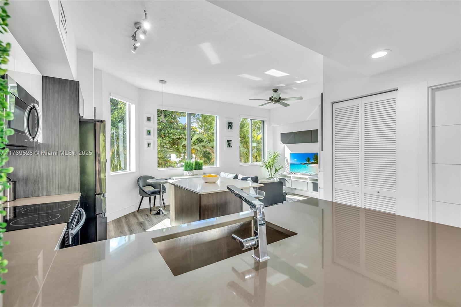 2138 Van Buren St #606, Hollywood, Florida image 12