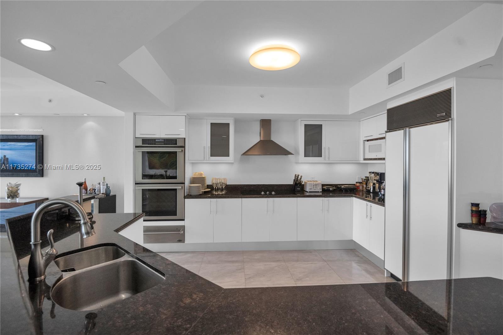 3301 NE 183rd St #2204, Aventura FL 33160