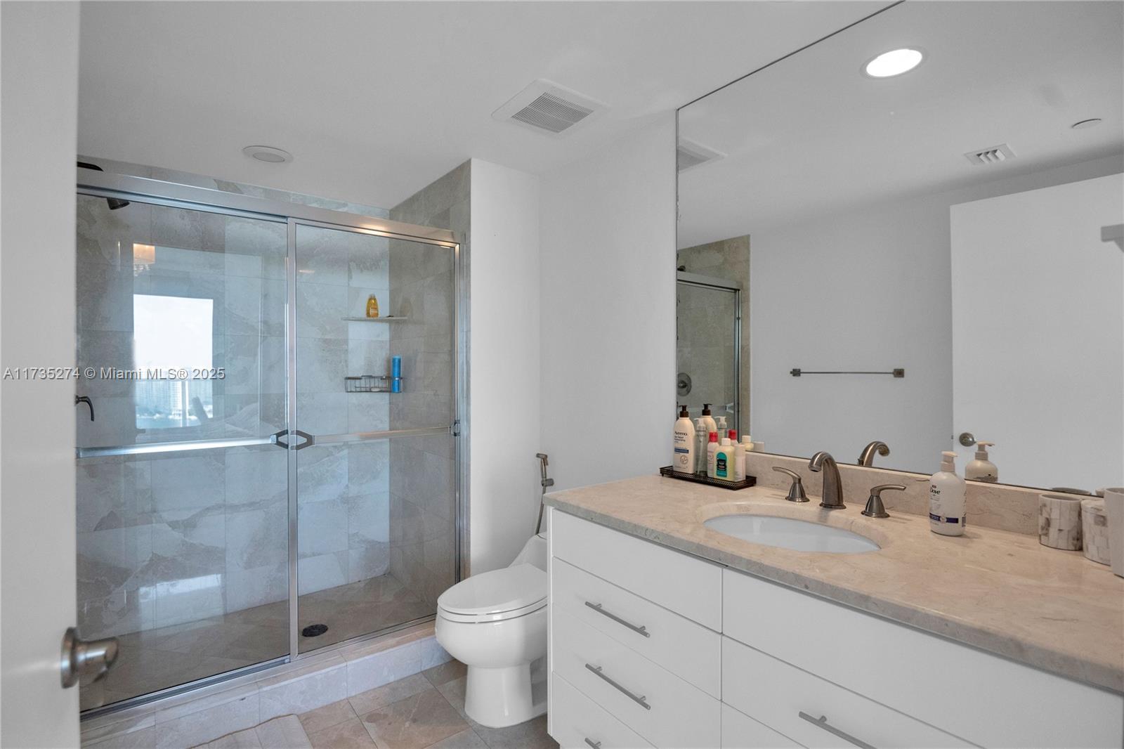 3301 NE 183rd St #2204, Aventura FL 33160