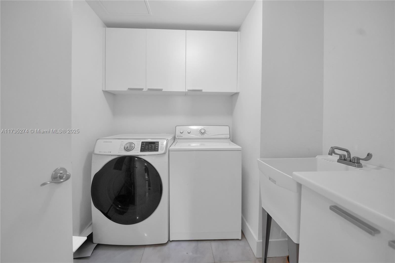 3301 NE 183rd St #2204, Aventura FL 33160