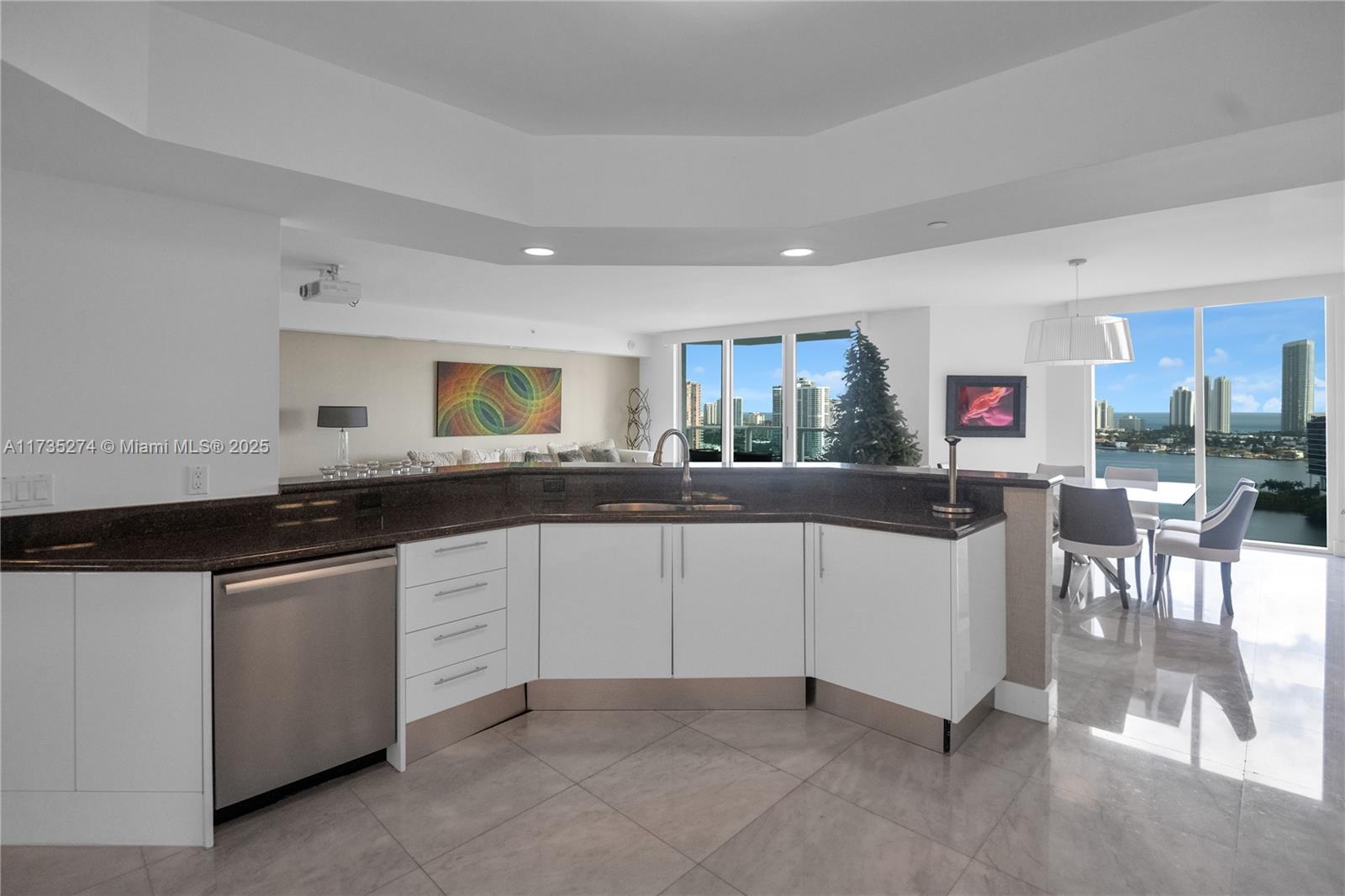3301 NE 183rd St #2204, Aventura FL 33160