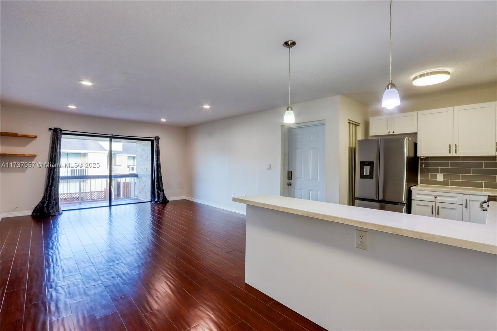 Listing Photo 10