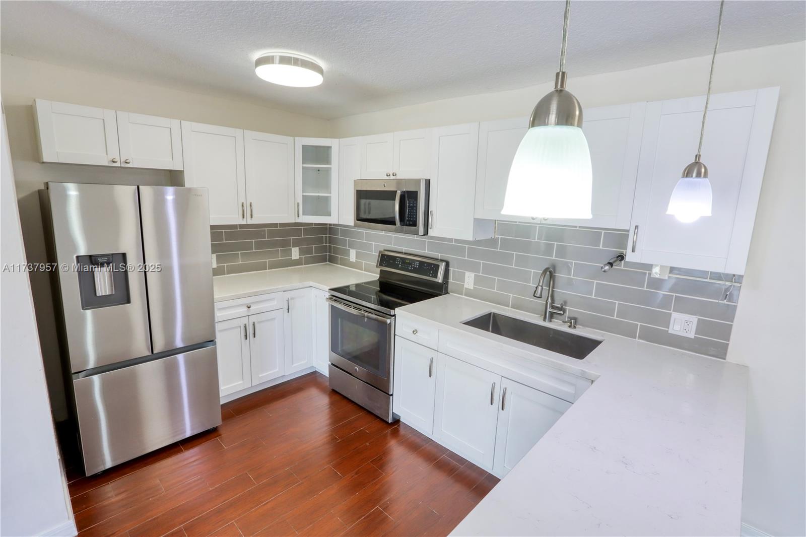 Listing Photo 7