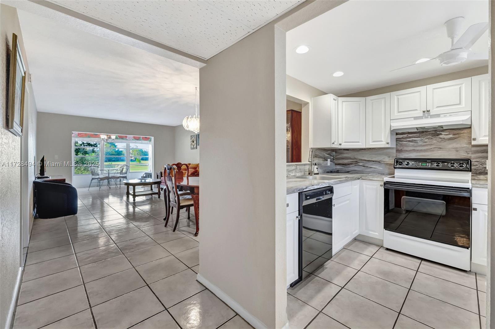 1035 Country Club Dr #206, Margate, Florida image 4