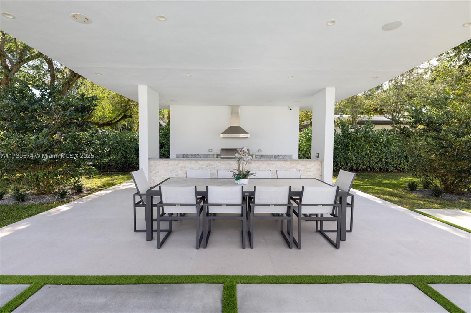 6830 SW 104th St, Pinecrest, Florida image 38