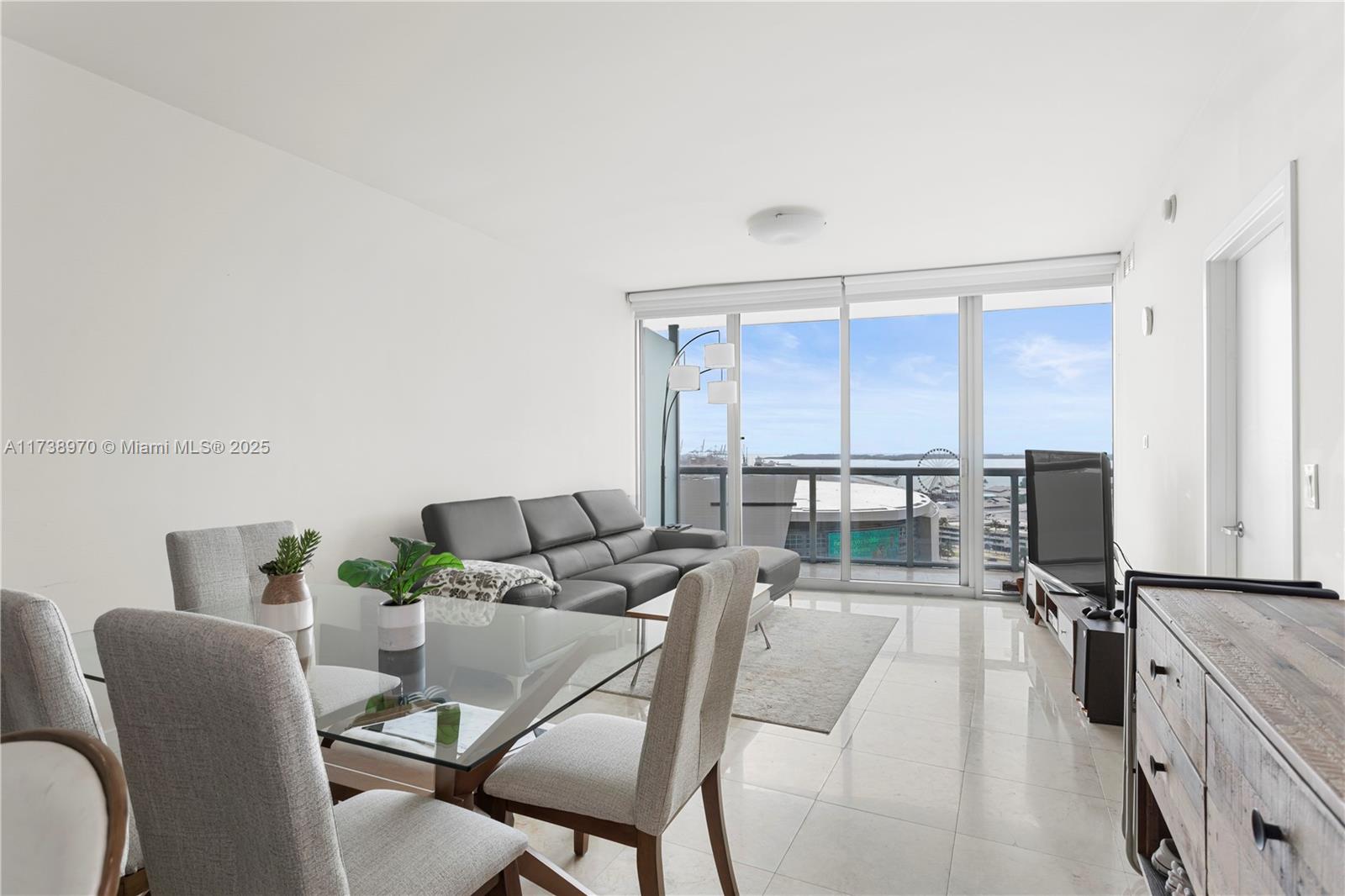 888 Biscayne Blvd #1707, Miami FL 33132