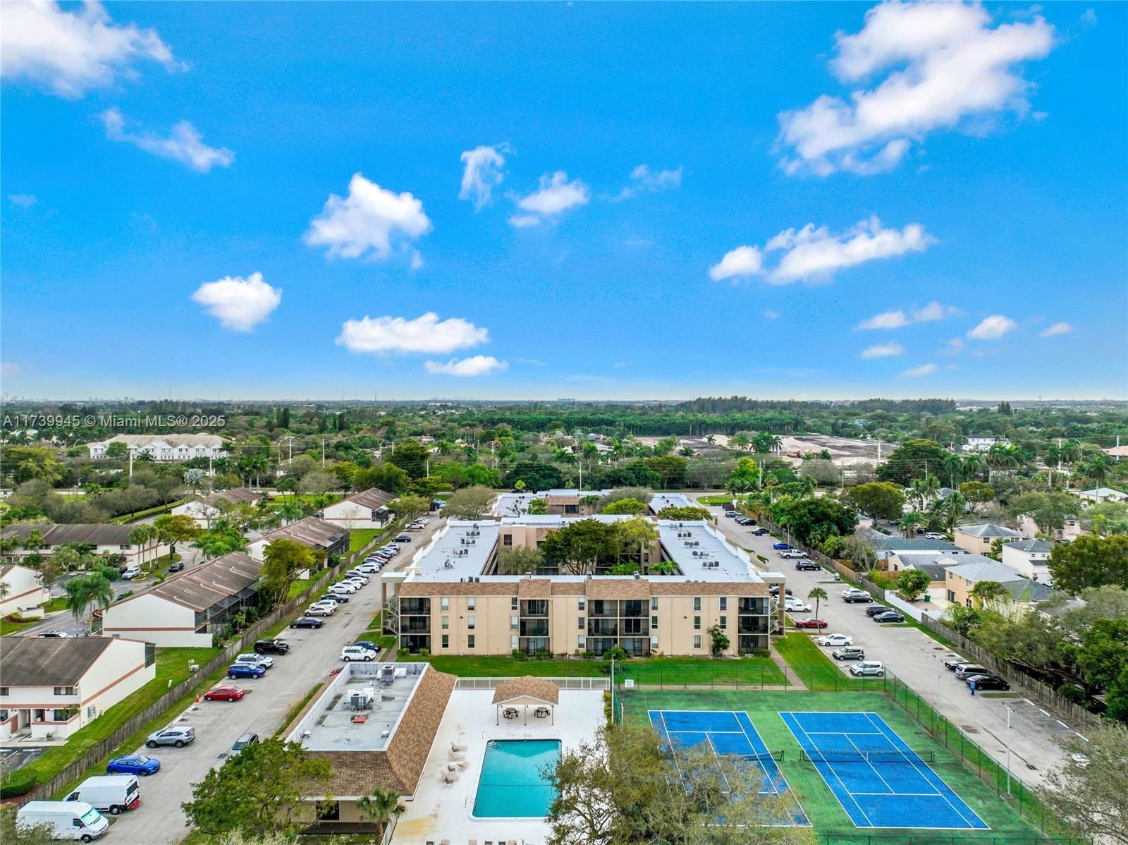 7175 Orange Dr #114H, Davie, Florida image 38