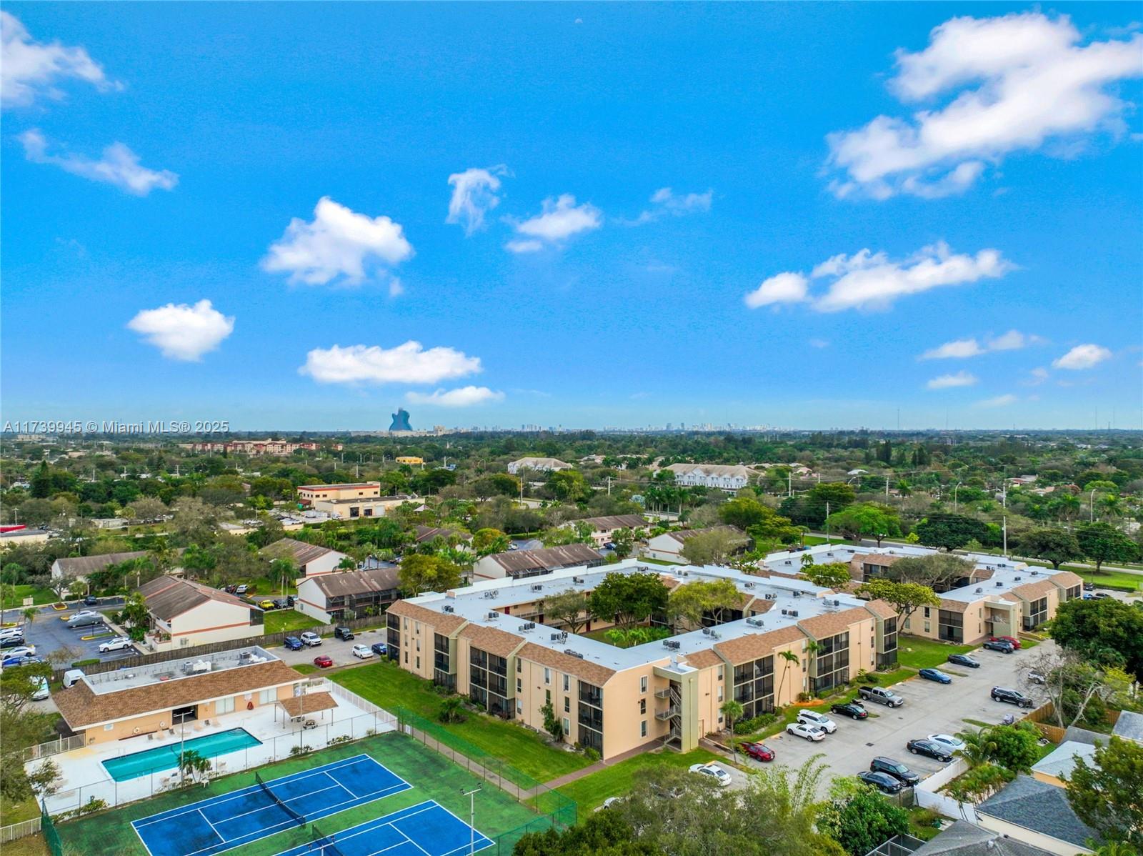 7175 Orange Dr #114H, Davie, Florida image 39