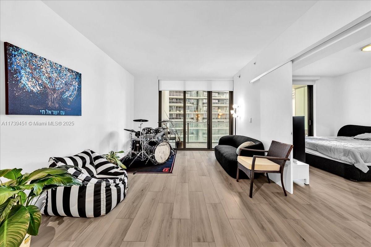 Own a home in one of Brickell’s most sought-after full-service buildings, designed for a perfect Live-Work-Play lifestyle. This family-friendly residence offers an array of top-tier amenities, including a children's play area, indoor pool, rooftop pool with a stunning deck and lounge, state-of-the-art gym, aerobics room, business center, outdoor BBQ area, and an exclusive Hammam Turkish steam bath with hot & cold plunge pools for hydrotherapy.

Located just steps from the world-renowned Brickell City Centre, you’ll have access to premier shopping, fine dining, and vibrant entertainment—all at your doorstep. Don’t miss this incredible opportunity to own in the heart of Miami’s Financial District!