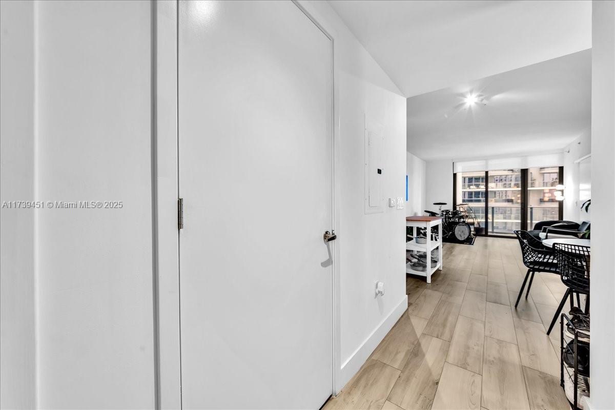Listing Photo 14