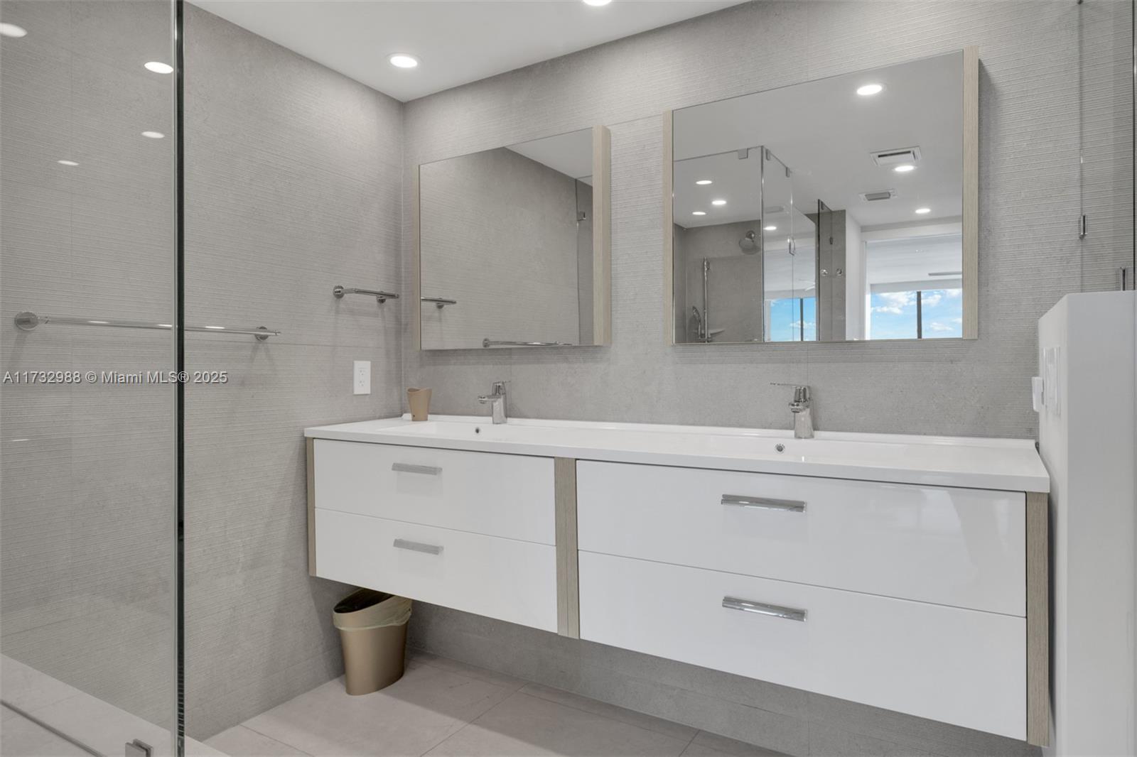 3 Grove Isle Dr #C1407, Coconut Grove, Florida image 29