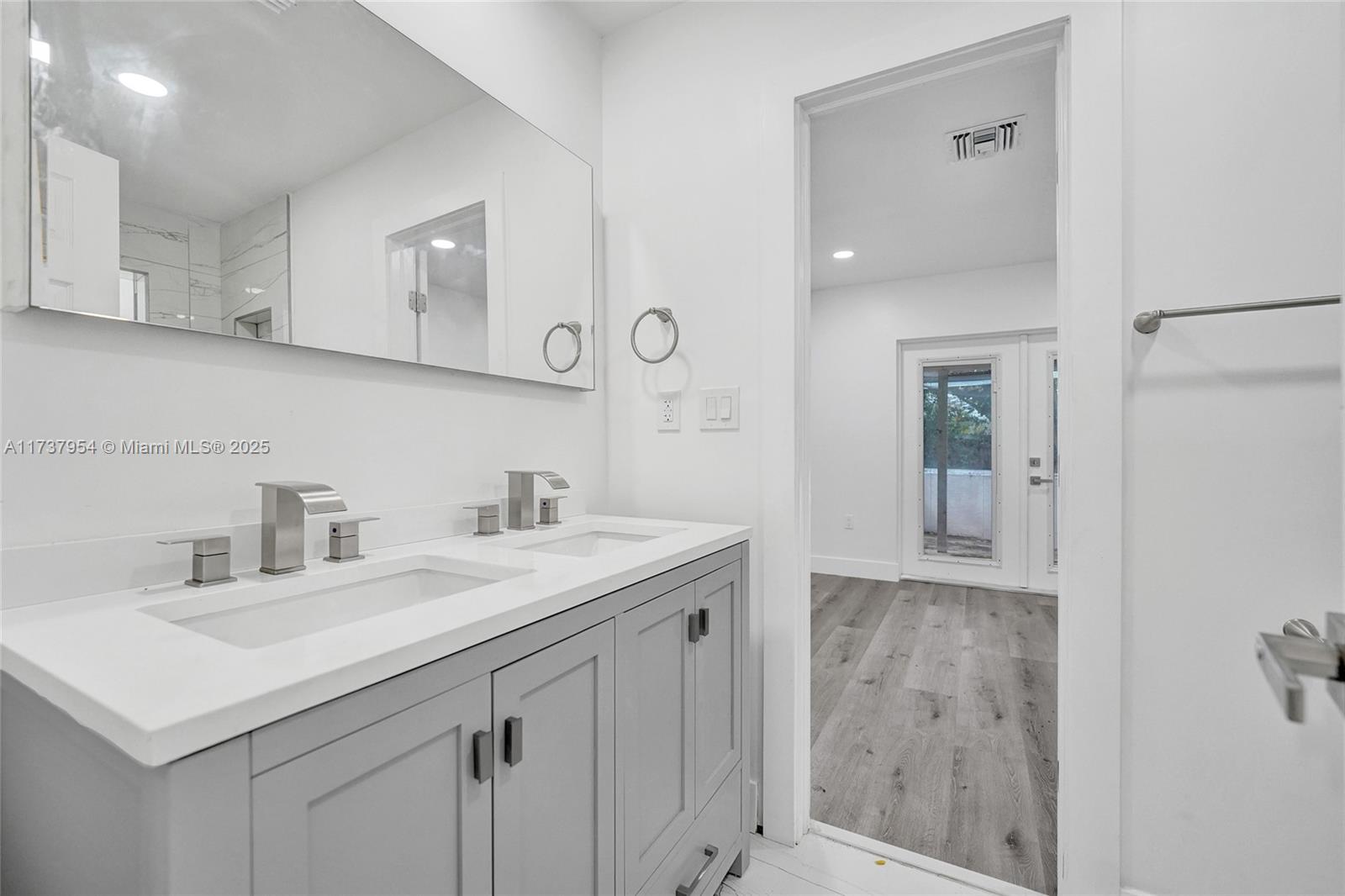 101 SW 53rd Ave, Plantation, Florida image 19