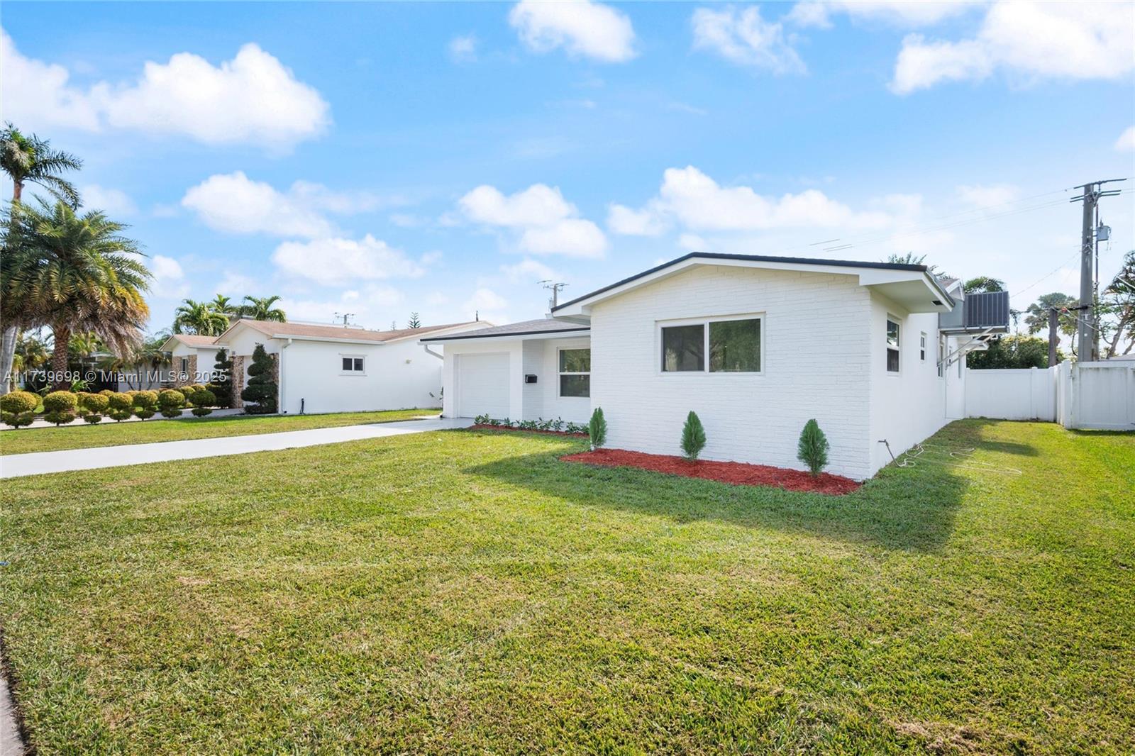 326 SE 3rd St, Dania Beach, Florida image 10